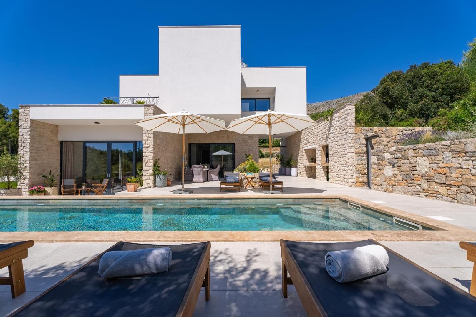 New! Praska With Private 28,5 Sqm Pool, 3 En-suite Bedrooms, Sauna, 1km To Villa Podstrana